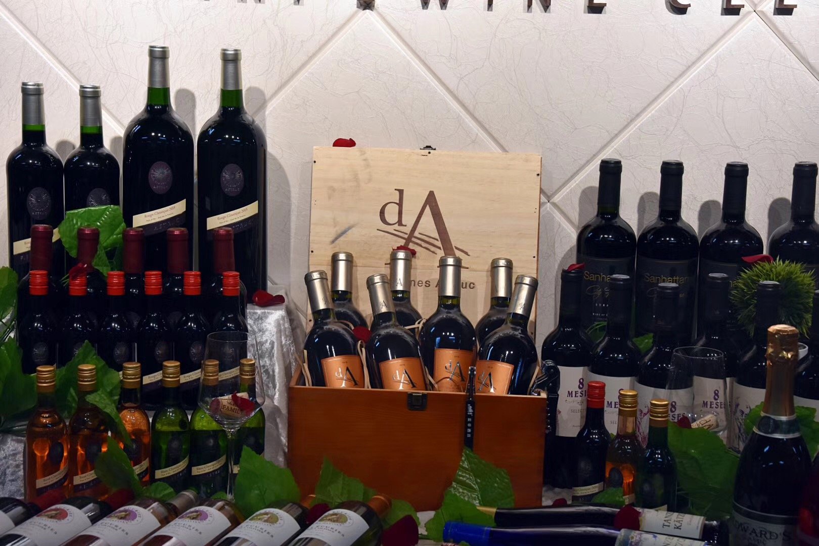 做高檔進口紅酒加盟生意怎么樣?